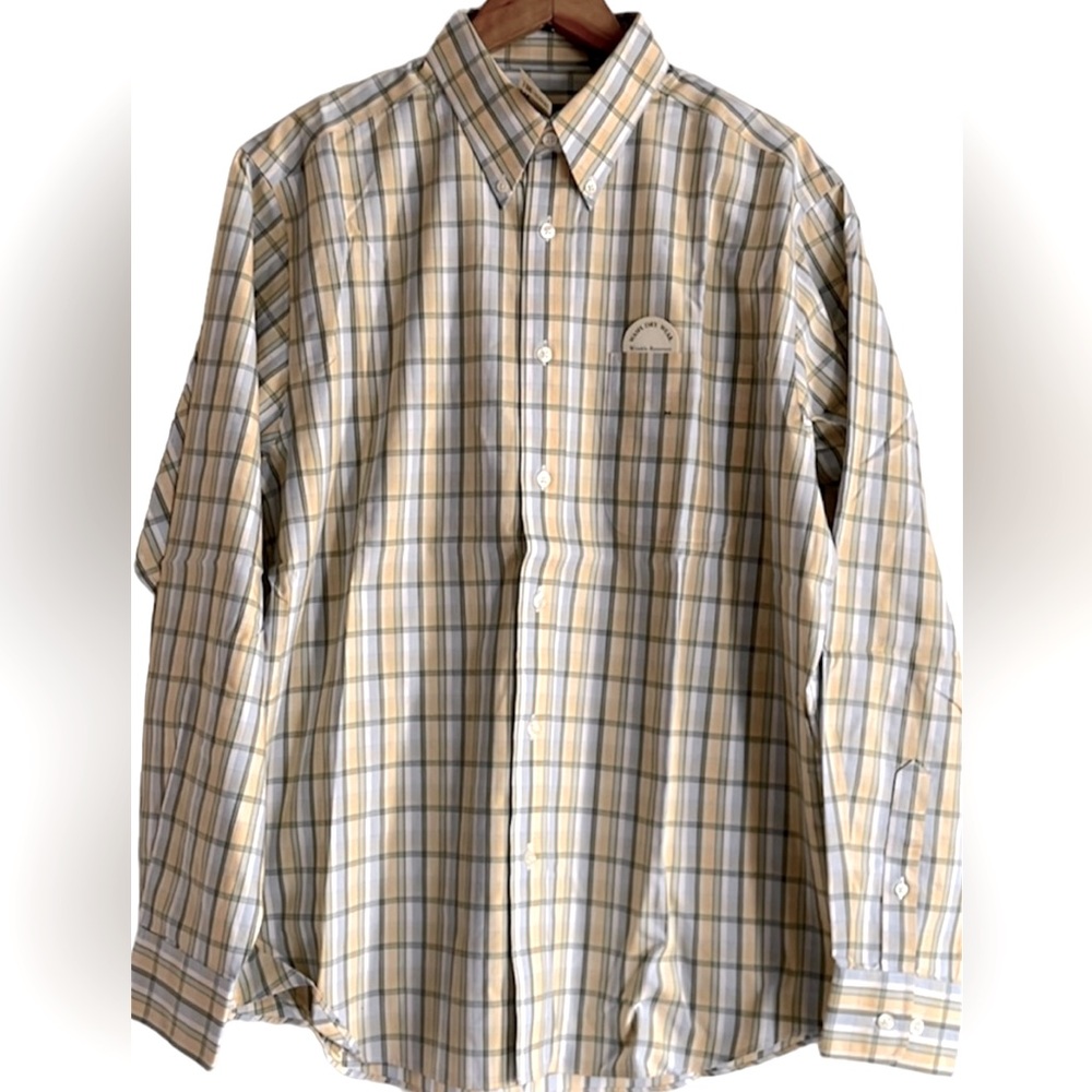 New EDDIE BAUER Relaxed fit wrinkle resistant casual button down shirt